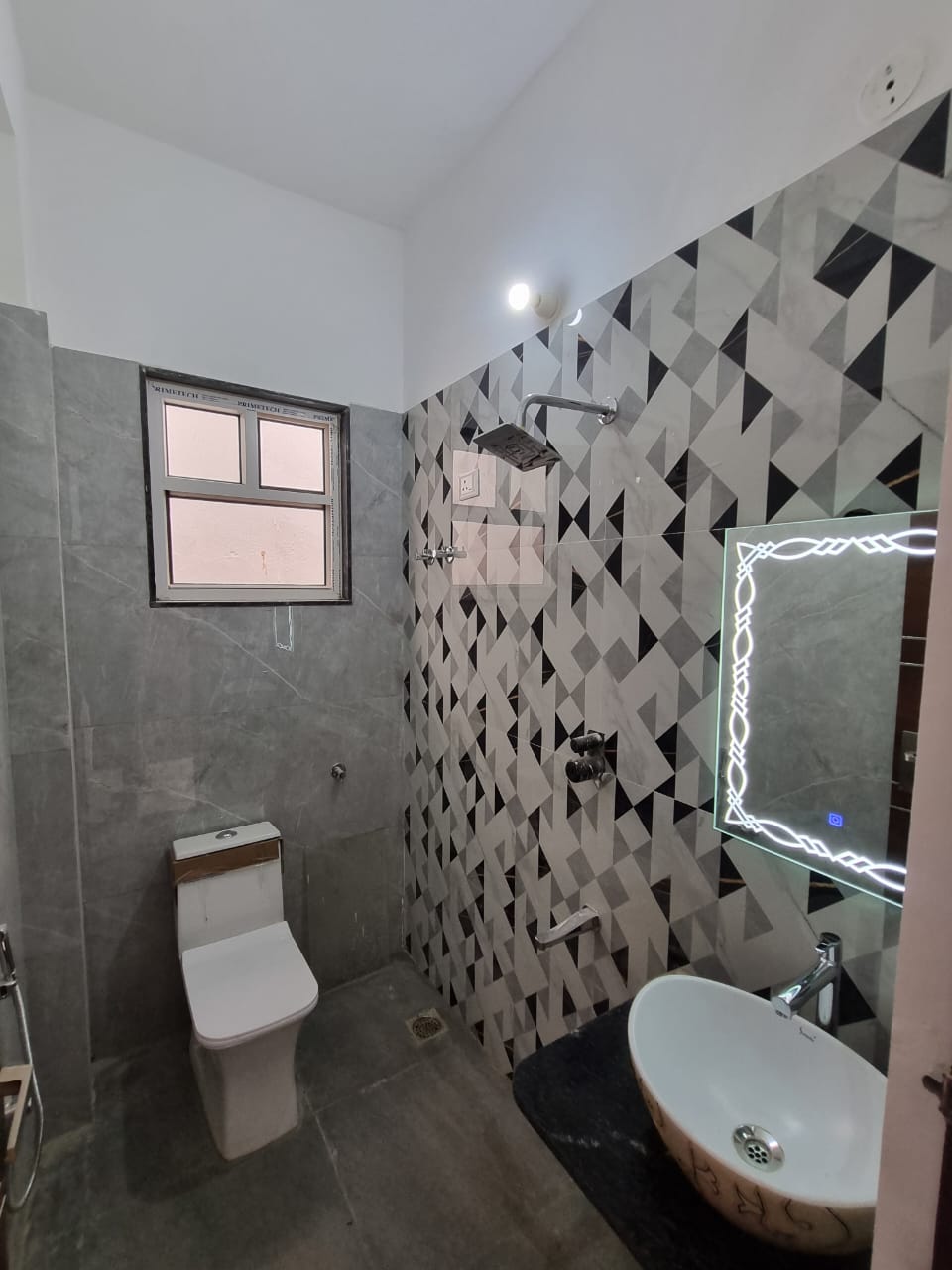 Semi furnished  villa near swarna  garden mansarovar 85 gaj jda patta